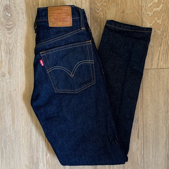 Levi’s 501 Dark Wash Skinny Jean - Picture 2 of 8
